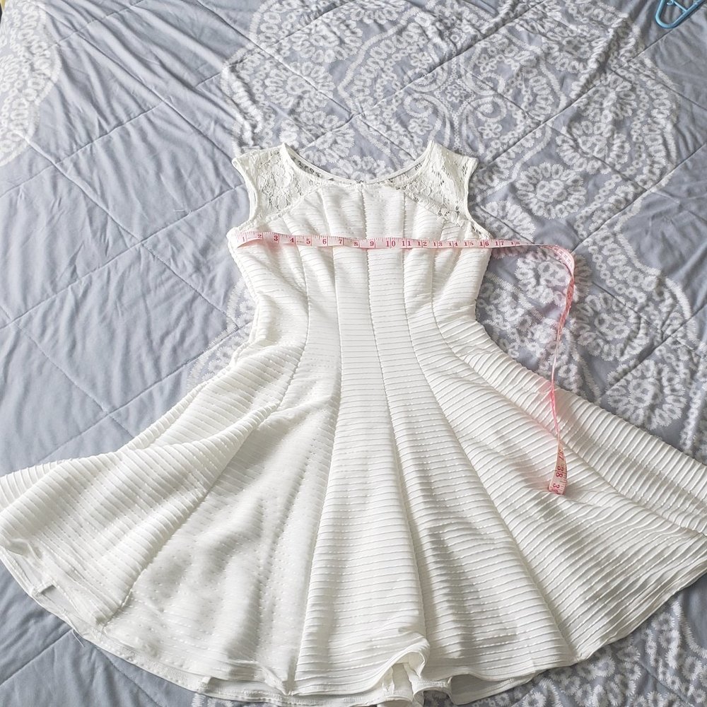 Danny and Nicole  white dress size 6 - Picture 4 of 5